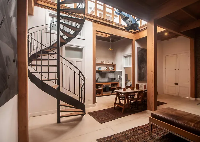 Villa With Rooftop Terrace In Barranco